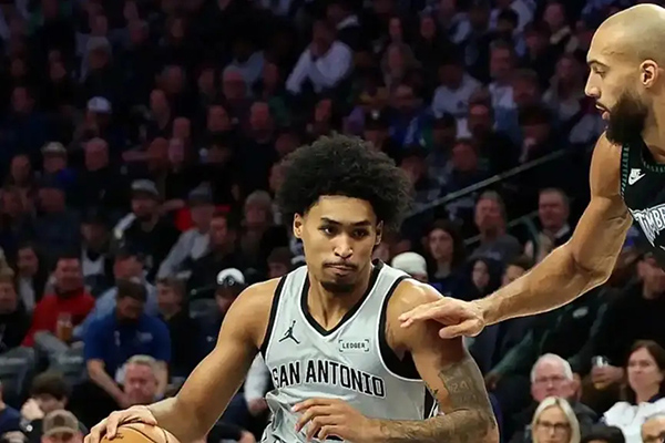 无亚马马刺遇<a href=/lanqiubofang/timberwolves/ target=_blank class=infotextkey>森林狼</a>:后卫拼劲难敌双塔觉醒