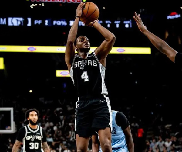 巴恩斯7记三分率<a href=/lanqiubofang/spurs/ target=_blank class=infotextkey>马刺</a>双杀灰熊 残阵灰熊虽败犹荣