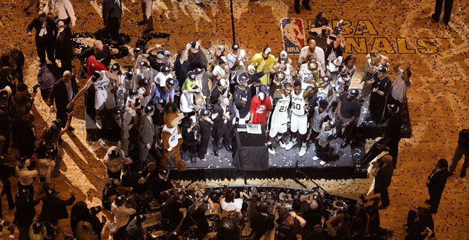 NBA编年史(2002-03):姚明来了! <a href=/lanqiubofang/spurs/ target=_blank class=infotextkey>马刺</a>复仇<a href=/lanqiubofang/lakers/ target=_blank class=infotextkey>湖人</a>