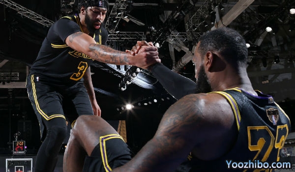 <a href=/lanqiubofang/lakers/ target=_blank class=infotextkey>湖人</a>再胜<a href=/lanqiubofang/heat/ target=_blank class=infotextkey>热火</a>大比分2-0领先